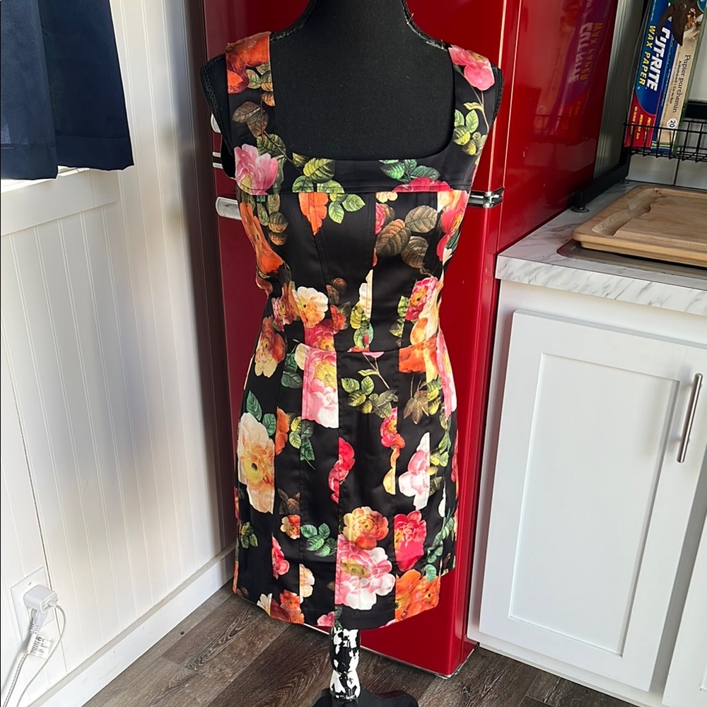 Guess
Peony Charm print dress SL Alivia Dress
Floral